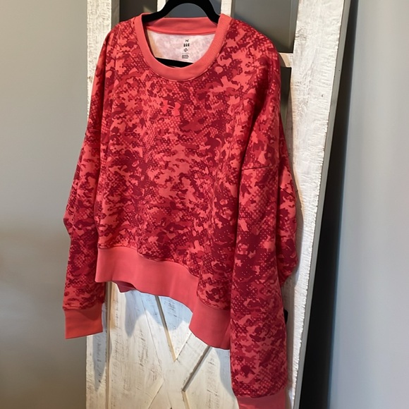NWT Women’s Under Armour Digital Camo Sweatshirt - Picture 2 of 9